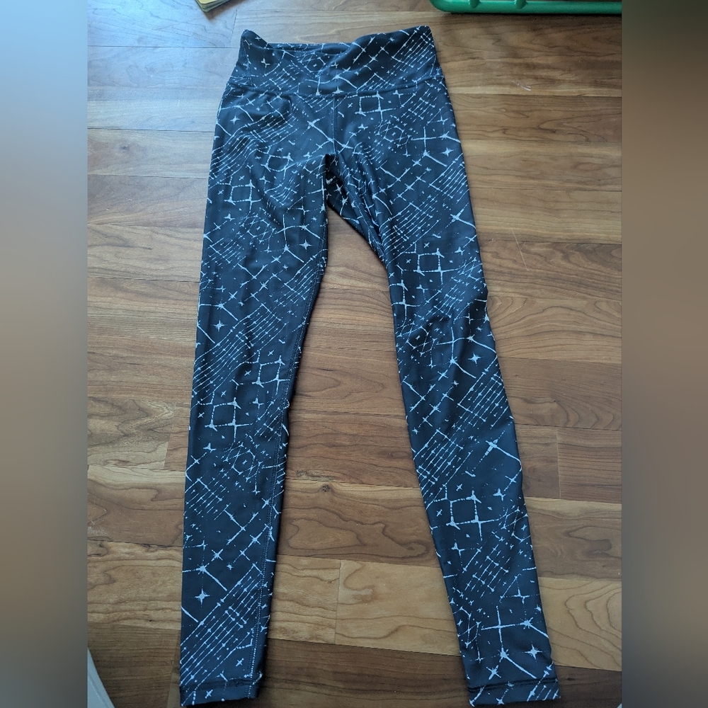 Manduka Black and White Patterned Leggings